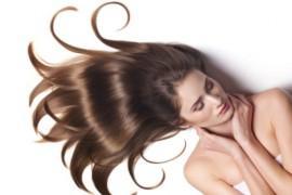 20 naturalnych metod, dzięki którym włosy szybciej rosną