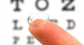 Nosisz soczewki kontaktowe? Mamy dla Ciebie 8 ważnych wskazówek!