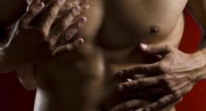 4 niepozorne miejsca na ciele mężczyzny, o których powinnaś wiedzieć {i dotykać częściej}