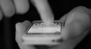 5 SMS-ÓW DO UKOCHANEGO, które nie pozwolą MU ZASNĄĆ!