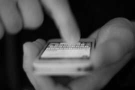 5 SMS-ÓW DO UKOCHANEGO, które nie pozwolą MU ZASNĄĆ!