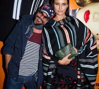 Tomasz Jacyków, Joanna Horody_ska w ponczo i spódnicy Kenzo, z torebk_ Kenzo na otwarciu Pop Up Store Kenzo w DH Vitkac