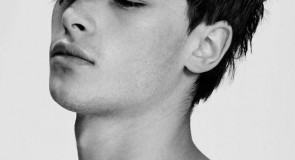 HOT TRIK: 12 SOCZYSTYCH pomysłów na zadowolenie FACETA podczas SEKSU!