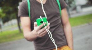 10 SMS-ów, które mężczyzna wysyła tylko, gdy jest W TOBIE poważnie zakochany!