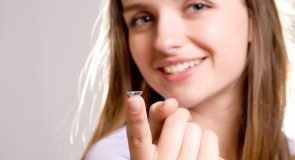 Nosisz soczewki kontaktowe? O tym musisz pamiętać!