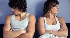 8 rzeczy, które SKUTECZNIE ZNIECHĘCAJĄ FACETA DO WSPÓŁŻYCIA Z TOBĄ! (uważaj co mówisz i robisz)