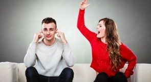 10 rzeczy, których WYSTRZEGAJ SIĘ W SWOIM ZWIĄZKU (bo wyjdziesz na wariatkę)