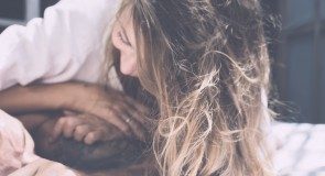 15 SYGNAŁÓW, że facet chce pójść z TOBĄ DO ŁÓŻKA