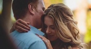 8 rzeczy, które zmieniają się w momencie,gdy FACET PORZĄDNIE SIĘ ZAKOCHA