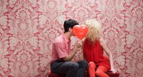 12 głębokich i ważnych pytań, które warto zadać facetowi w WALENTYNKI