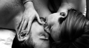 Jak całować: MĘŻCZYŹNI UDZIELAJĄ NAM WSKAZÓWEK