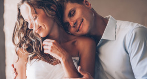 Jak zachowuje się SZCZĘŚLIWY FACET w związku? Oto odpowiedź