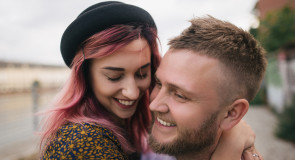 10 SEKS wiadomości, jakie powinnaś wysłać do faceta, jeśli chcesz go ROZPALIĆ w kilka sekund