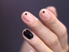 Oryginalne pomysły na minimalistyczny manicure