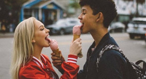 10 seksownych rzeczy, które robisz codziennie (nie zdając sobie sprawy, że to kręci faceta)