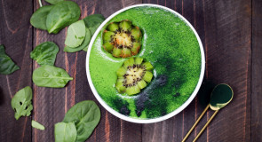 Te napoje owocowe działają zbawiennie na skórę – spróbuj!