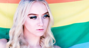 20 oznak tego, że bycie samą jednak Ci nie służy! (przerażające fakty)