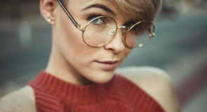 CODZIENNE CZYNNOŚCI, które niszczą wzrok i sprawią, że za niedługo BĘDZIESZ OKULARNICĄ!