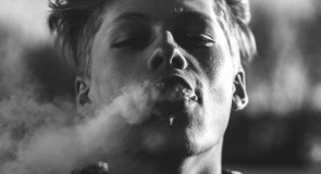 FACET WYLICZA: 12 najgłupszych rzeczy jakie zrobiłem, aby przypodobać się kobiecie!