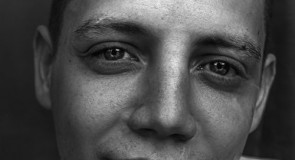 4 oznaki zakochania u faceta, które rozpoznasz gołym okiem!