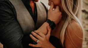 10 sygnałów, że jesteś dla niego tą jedyną, wymarzoną kobietą…