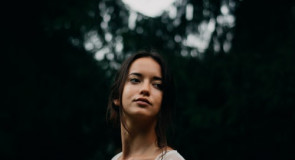 8 bzdetów, które dostrzega w Tobie facet, a Ty nawet nie zdajesz sobie z tego sprawy!