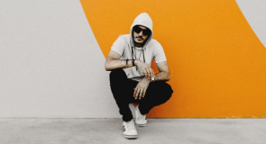 10 SMS-ów, które poprawią humor KAŻDEMU FACETOWI