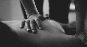 Dlaczego ON nie chce cię dotykać ani całować? 6 możliwych przyczyn