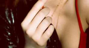 8 facetów ujawnia najlepsze i najgorętsze SMS-y, jakie kiedykolwiek otrzymali