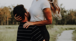 10 SMS-ów, które uświadomią mu, że bardzo go kochasz….