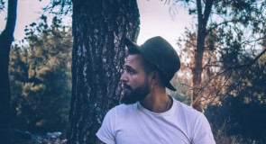 FACET WYLICZA: 5 powodów, przez które cię ZDRADZAM nawet, gdy cię kocham