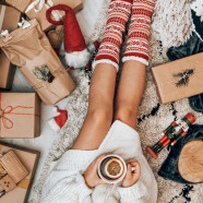 15 prezentów „z kulturą” dla kobiet – modne, wartościowe i nietuzinkowe