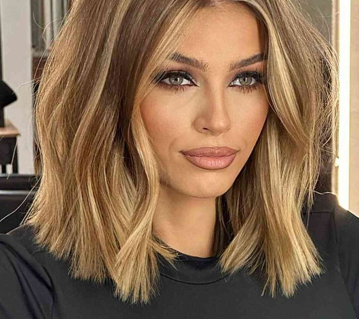 Najmodniejsze fryzury 2025. Te cięcia odmładzają i pasują każdej kobiecie