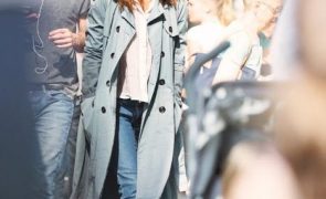 Jak wyglądać modnie bez wydawania fortuny? Poznaj 7 trików stylistek, które odmienią Twoją garderobę w 2026 roku