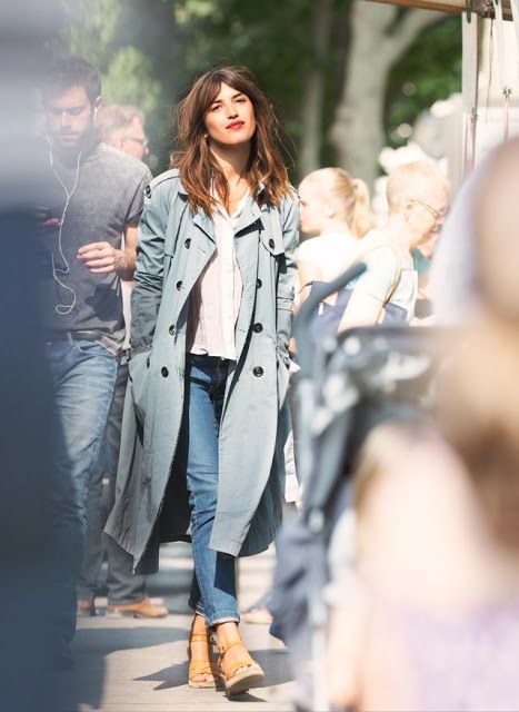 Jak wyglądać modnie bez wydawania fortuny? Poznaj 7 trików stylistek, które odmienią Twoją garderobę w 2026 roku