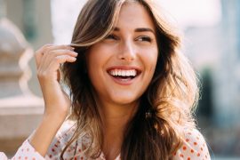 Tego nie widać, ale bardzo wpływa na to, jak jesteś odbierana. Psychologia pierwszego wrażenia