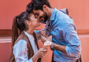 Słowa, które budują napięcie, nie presję. Psychologia komunikacji intymnej