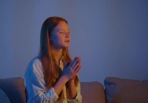 Cisza w relacji – kiedy szkodzi, a kiedy zbliża?