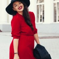 kobieta o większych kształtach elegancka na walentynki