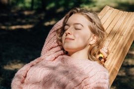 Wiosna a ciało kobiety – dlaczego zmienia się nastrój i energia?Psychologia i biologia bez filtrów