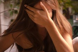 Dlaczego wiosną częściej chcemy zakończyć relacje? Psychologia wyjaśnia