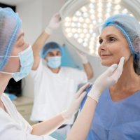 konsultacja przed operacją plastyczną z chirurgiem