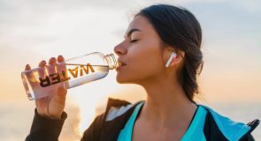 Fit detox po majówce – kompletny przewodnik 2026: jak oczyścić organizm, schudnąć i wrócić do formy krok po kroku