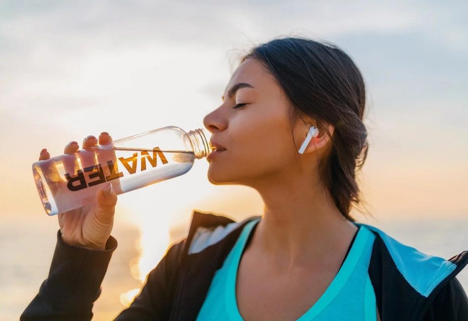 Fit detox po majówce – kompletny przewodnik 2026: jak oczyścić organizm, schudnąć i wrócić do formy krok po kroku